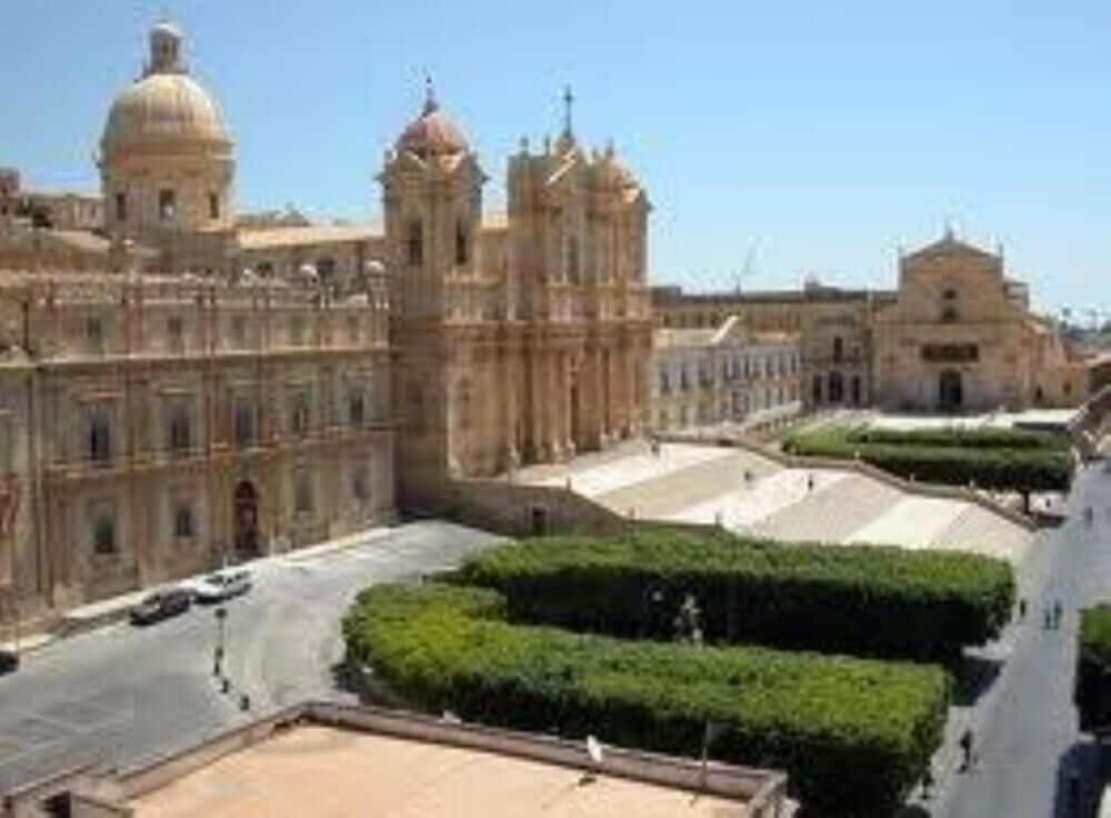Casa Paolo In Val Di Noto Villa Calabernardo Luaran gambar